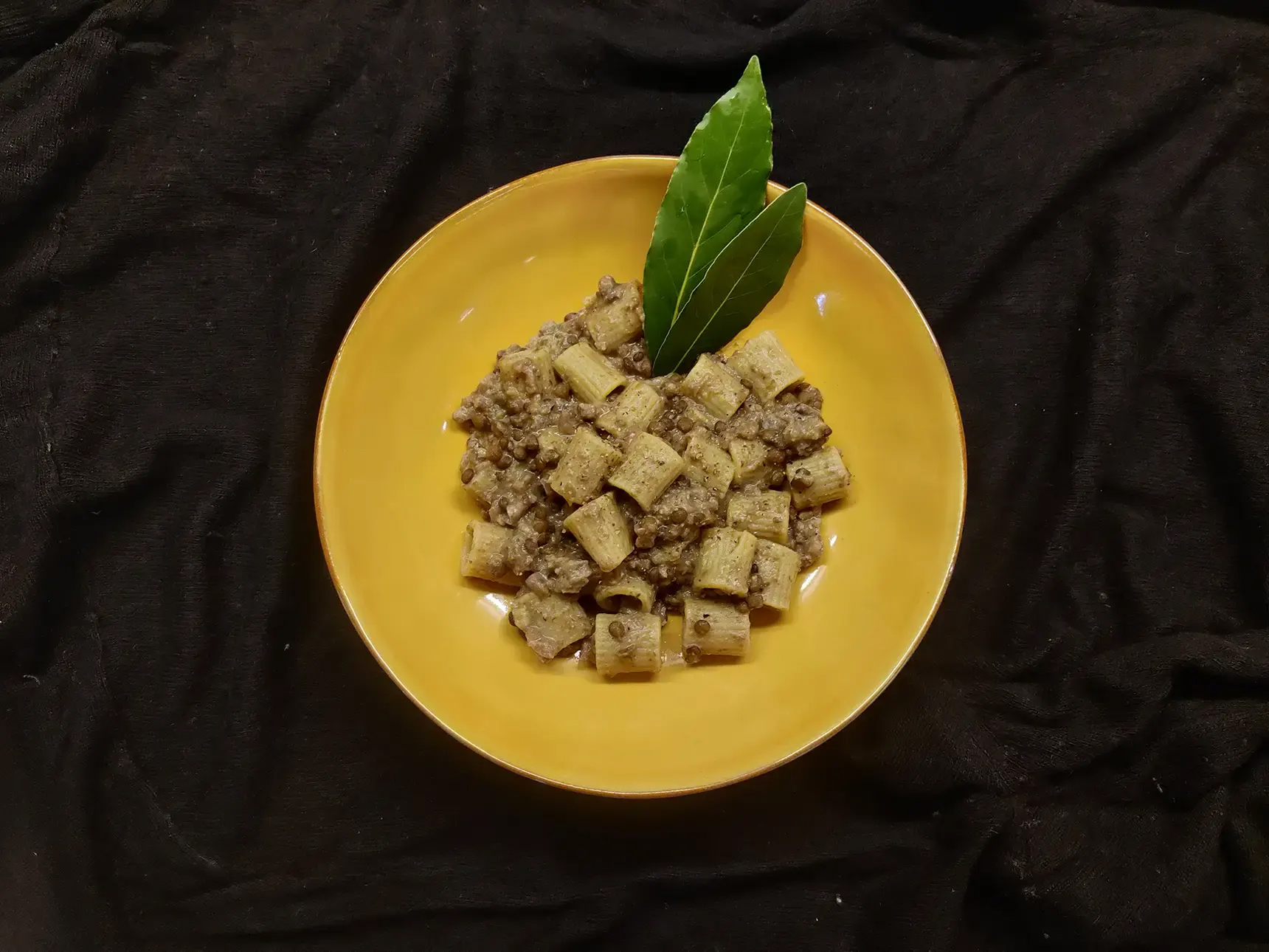 Mezze maniche cotechino e lenticchie